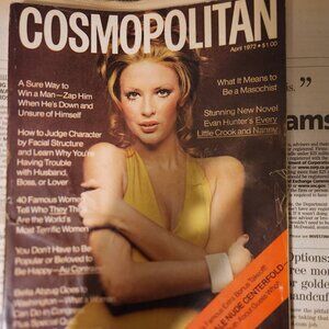 April 1972 Cosmopolitan - Burt Reynolds Centerfold
